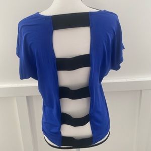 Open-back tee